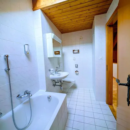 Centre Thermal Nord 4201 公寓